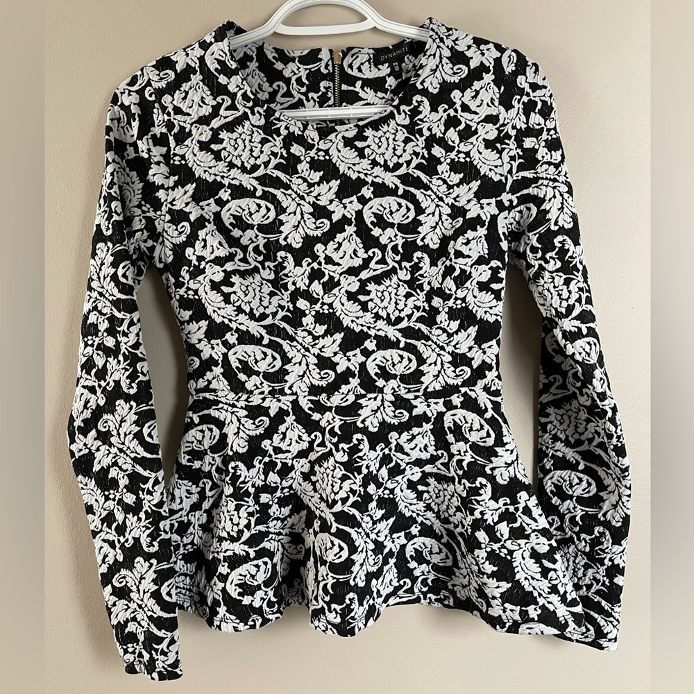 Dynamite Jacquard Peplum Top - Picture 2 of 6